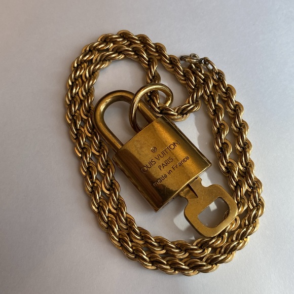 14K GF + LOUIS VUITTON lock & key necklaceš serial #322 - Picture 1 of 17
